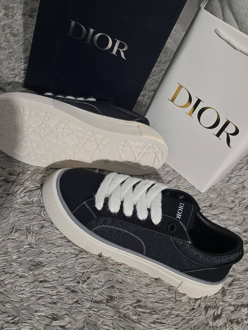 Dior Men's Black Low-Top Canvas Sneaker